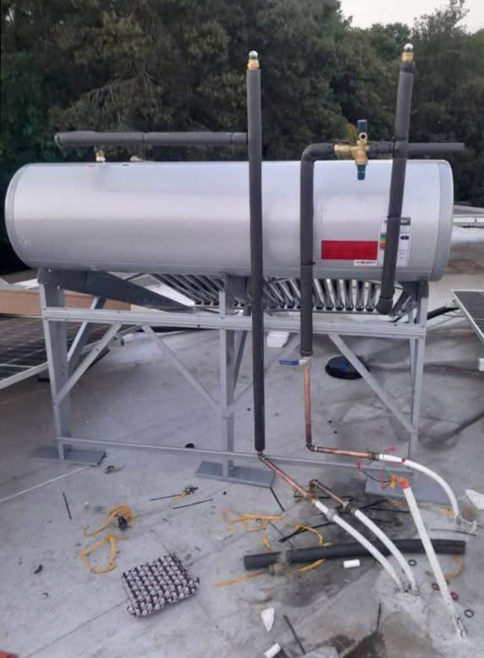 Fourways plumber repairing a geyser installation