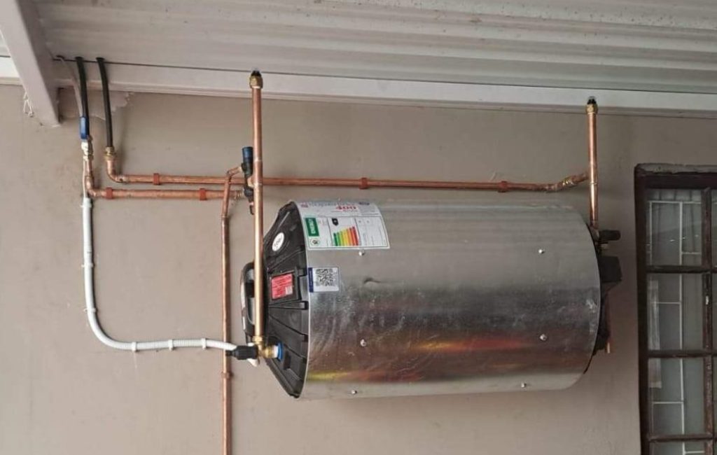 Image of a geyser installed in a home, representing Fourways geyser installation services