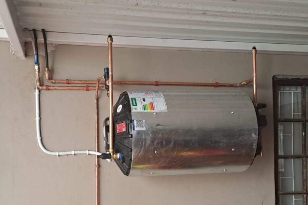 Image of a geyser installed in a home, representing Fourways geyser installation services